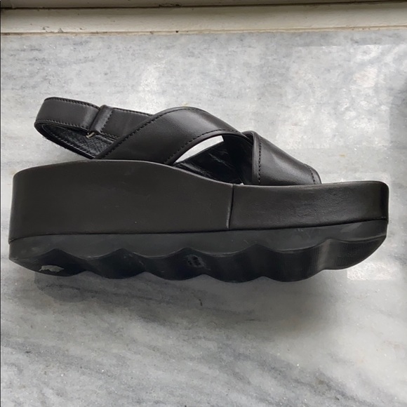 Prada cross cross sandals with wavy sole - Picture 7 of 16